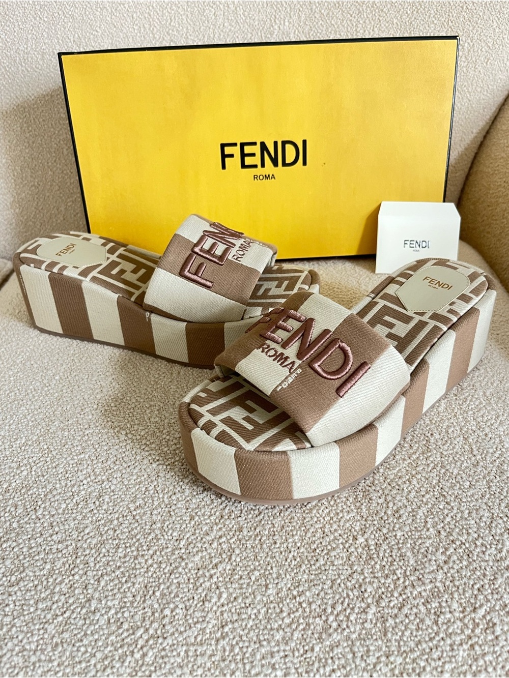 FENDI Signature Flatform Slide Sandal .The sole is made of jacquard fabric Sz 37